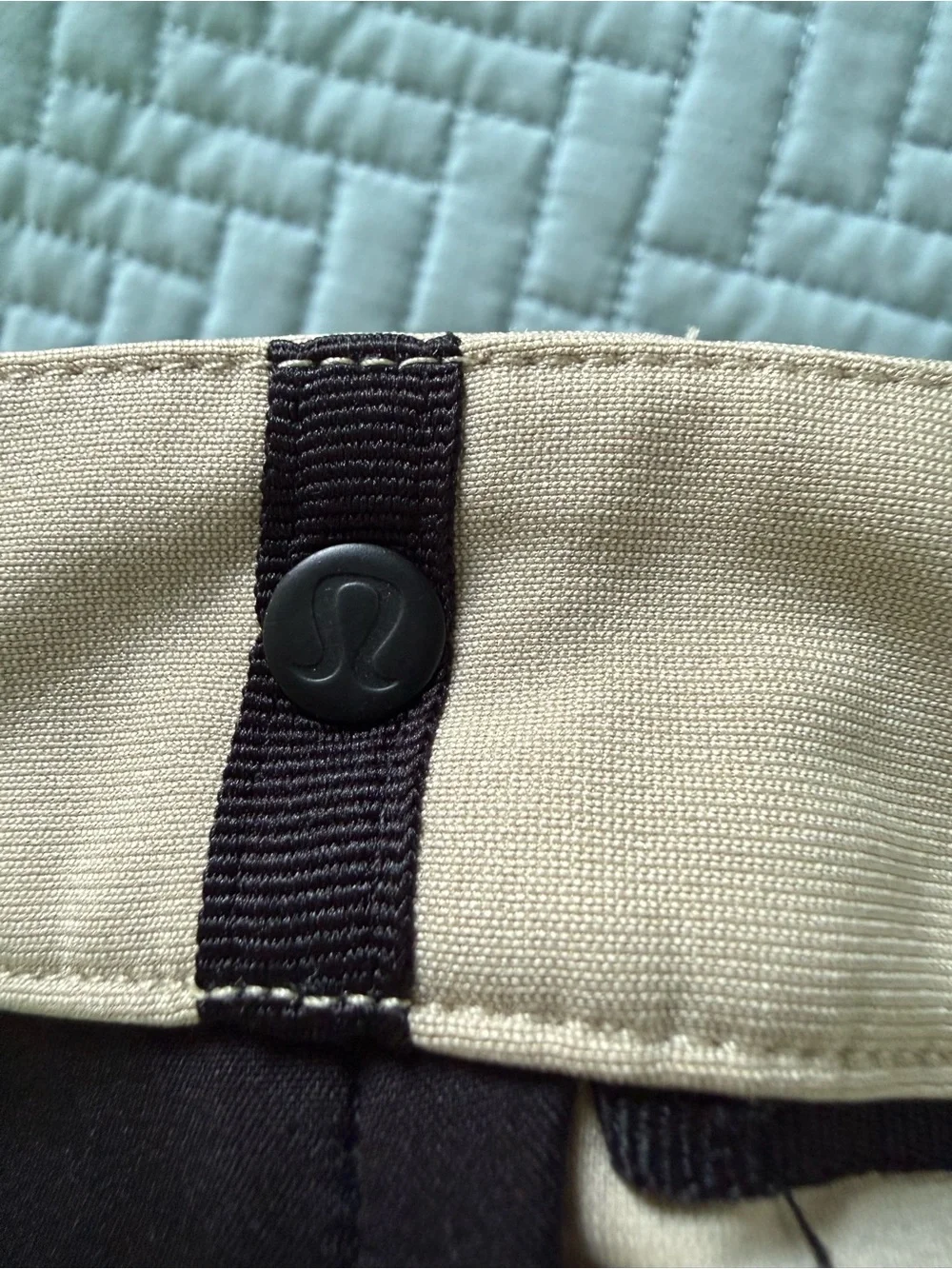 LULULEMON Commission Classic-Fit Short 7” *Warpstreme Men’s sz 32 in Khaki/Tan - Picture 9 of 10